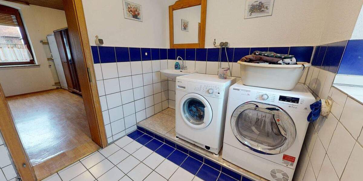 Doppelhaushälfte Gudensberg Obervorschütz - 9 Zimmer, 240 m&sup2;, 199.000&euro; | Angebot:25468558