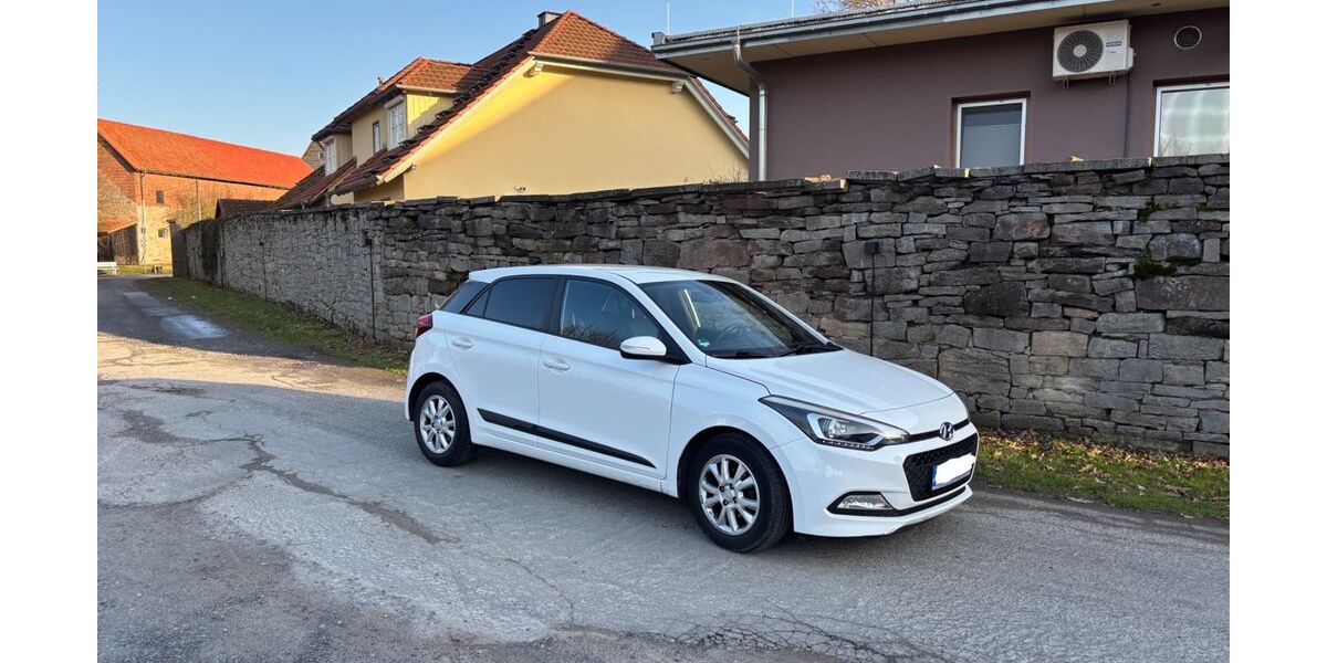 Hyundai i20 94.417 km 9.900 &euro; Kassel 34121