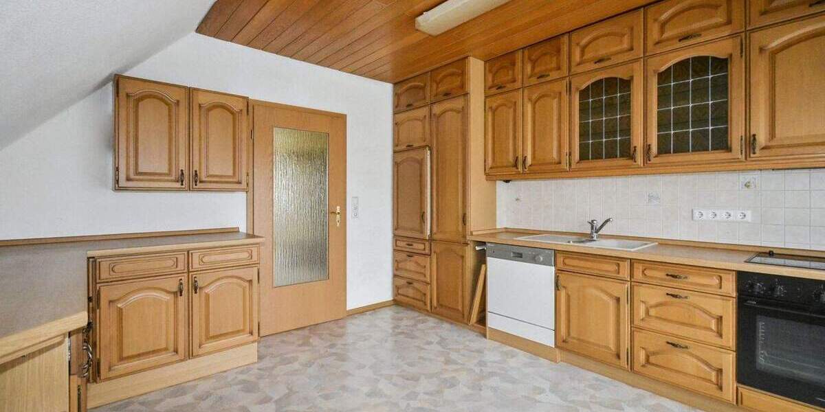 Ruhig gelegenes Zweifamilien-Doppelhaus - Ideal für Familie oder Mehrgenerationenwohnen 8 zimmer