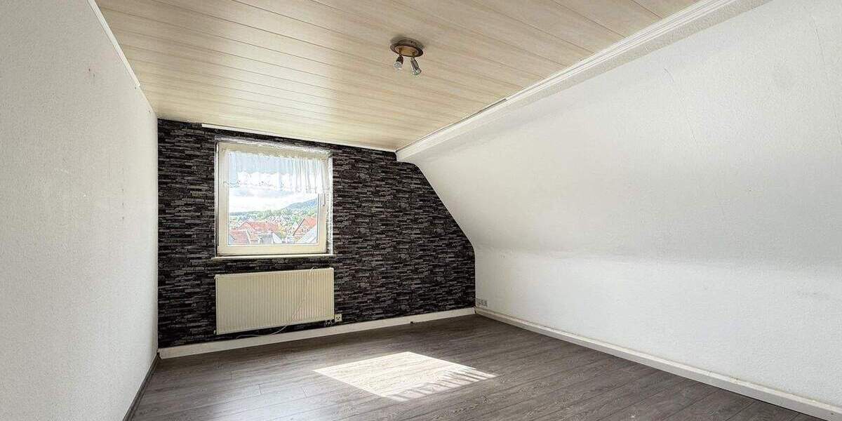 Mehrfamilienhaus, Wohnhaus Kassel Nordshausen - 9 Zimmer, 216 m&sup2;, 375.000&euro; | Angebot:25674219