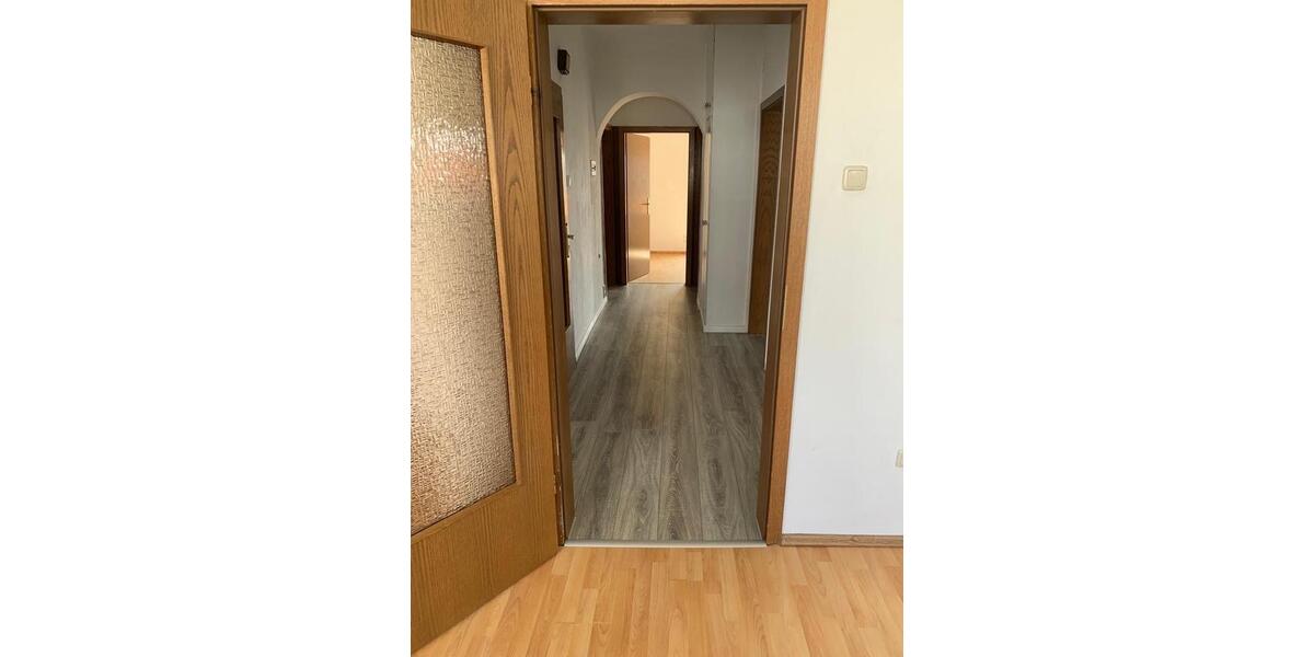 Etagenwohnung Niestetal - 4 Zimmer, 100 m&sup2;, 1.050&euro; | Angebot:26618303