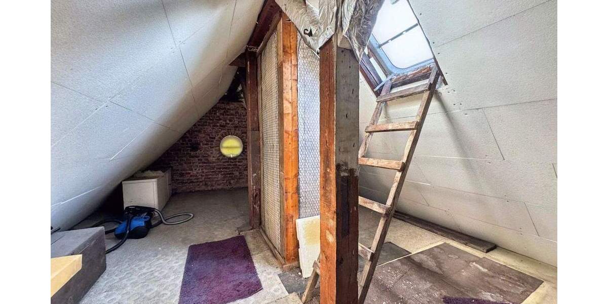 Charme der 1930er im großzügigen Mehrfamilienhaus erleben 8 zimmer