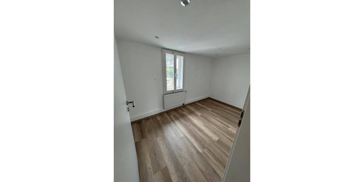 Etagenwohnung Baunatal - 3 Zimmer, 109 m&sup2;, 1.200&euro; | Angebot:27623675