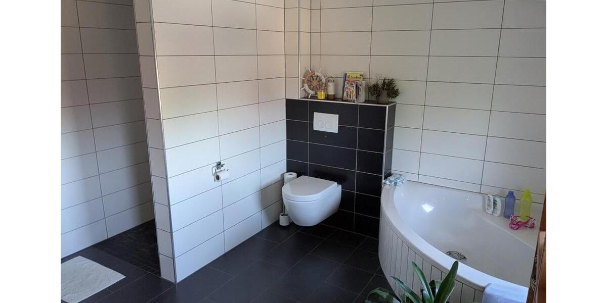 Dachgeschoßwohnung Baunatal - 3 Zimmer, 89 m&sup2;, 330.000&euro; | Angebot:24235218
