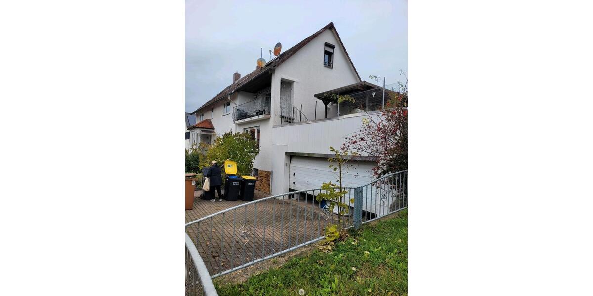 Einfamilienhaus Baunatal - 8 Zimmer, 243 m&sup2;, 225.000&euro; | Angebot:25305013