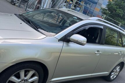 Toyota Avensis 159.000 km 3.650 &euro; Kassel 34132