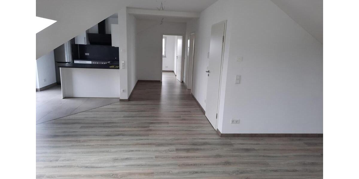 Dachgeschoßwohnung Baunatal - 3 Zimmer, 76 m&sup2;, 265.000&euro; | Angebot:24814898