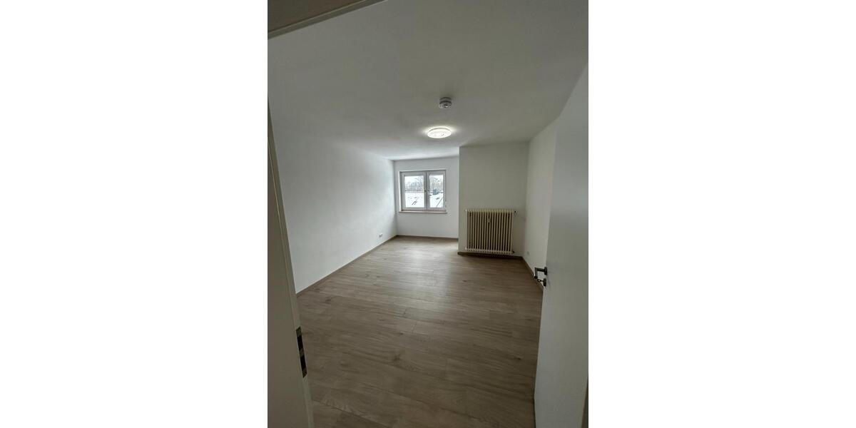 Etagenwohnung Baunatal - 4 Zimmer, 92 m&sup2;, 1.020&euro; | Angebot:25229056