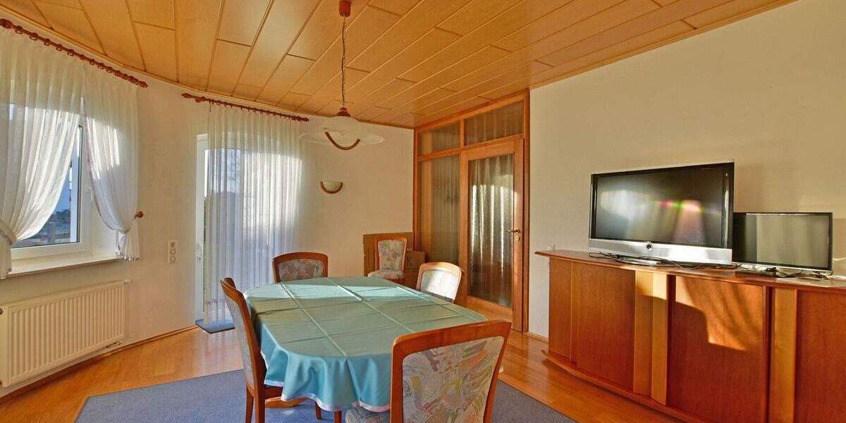 Einfamilienhaus Wolfhagen - 4 Zimmer, 150 m&sup2;, 1.100&euro; | Angebot:24789072