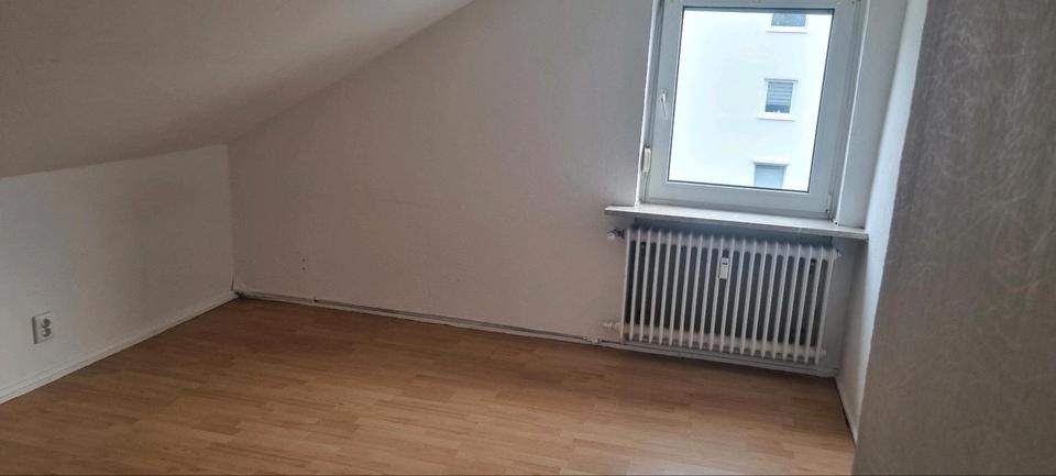 Dachgeschoßwohnung Kassel Philippinenhof-Warteberg - 3 Zimmer, 65 m&sup2;, 750&euro; | Angebot:25144560