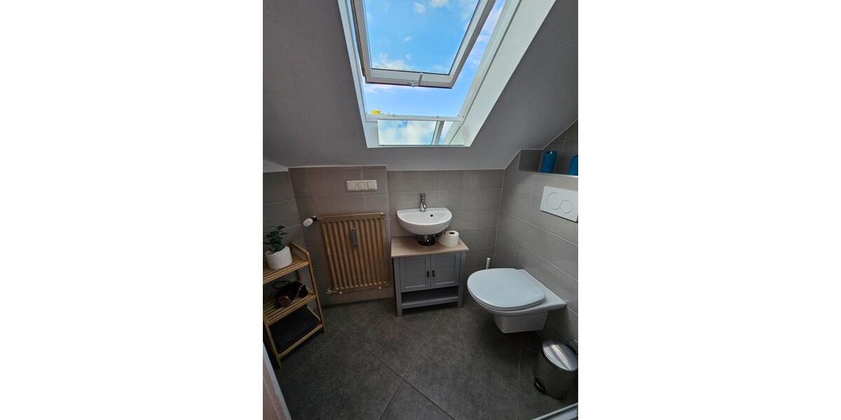 Möblierte 2,5 Zimmer-Dachgeschoss-Wohnung am Bergpark 2.5 zimmer