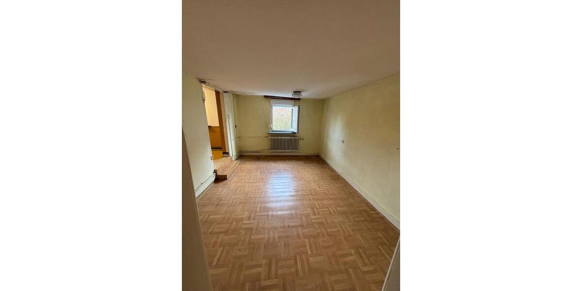 Einfamilienhaus Melsungen - 8 Zimmer, 190 m&sup2;, 109.000&euro; | Angebot:24983513