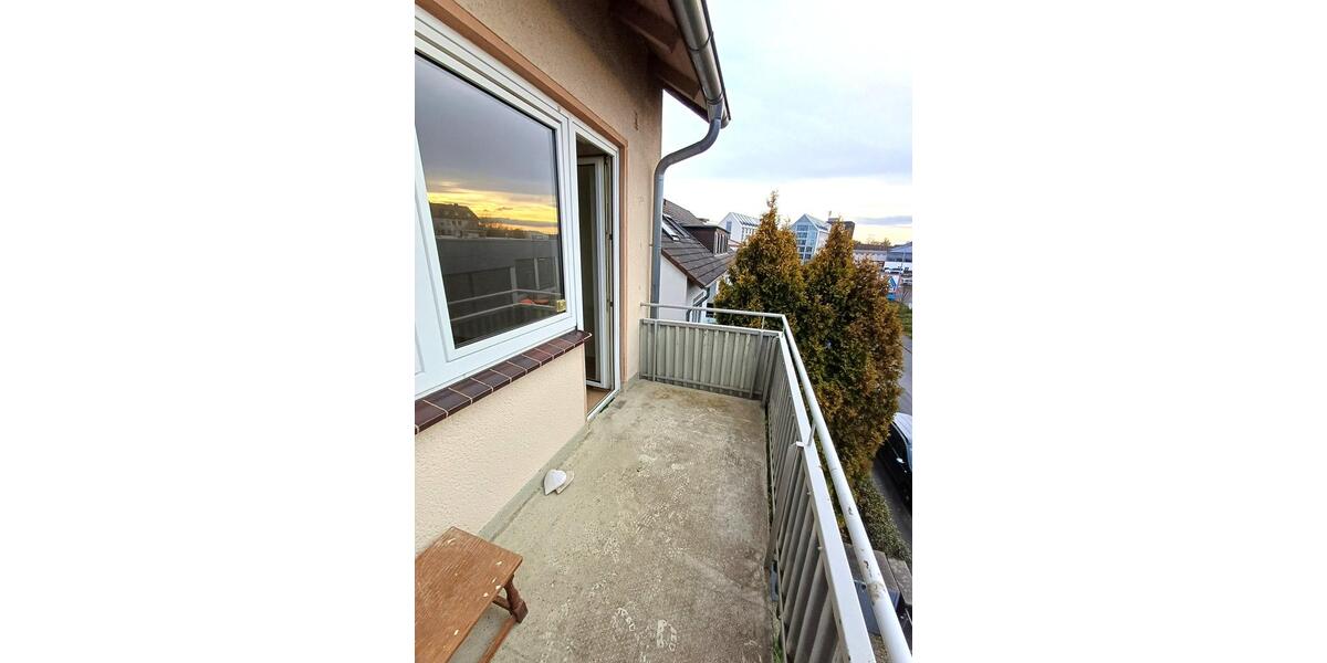 Schön geschnittene 2 ZKB Wohnung, 2. OG mit Balkon 2 zimmer