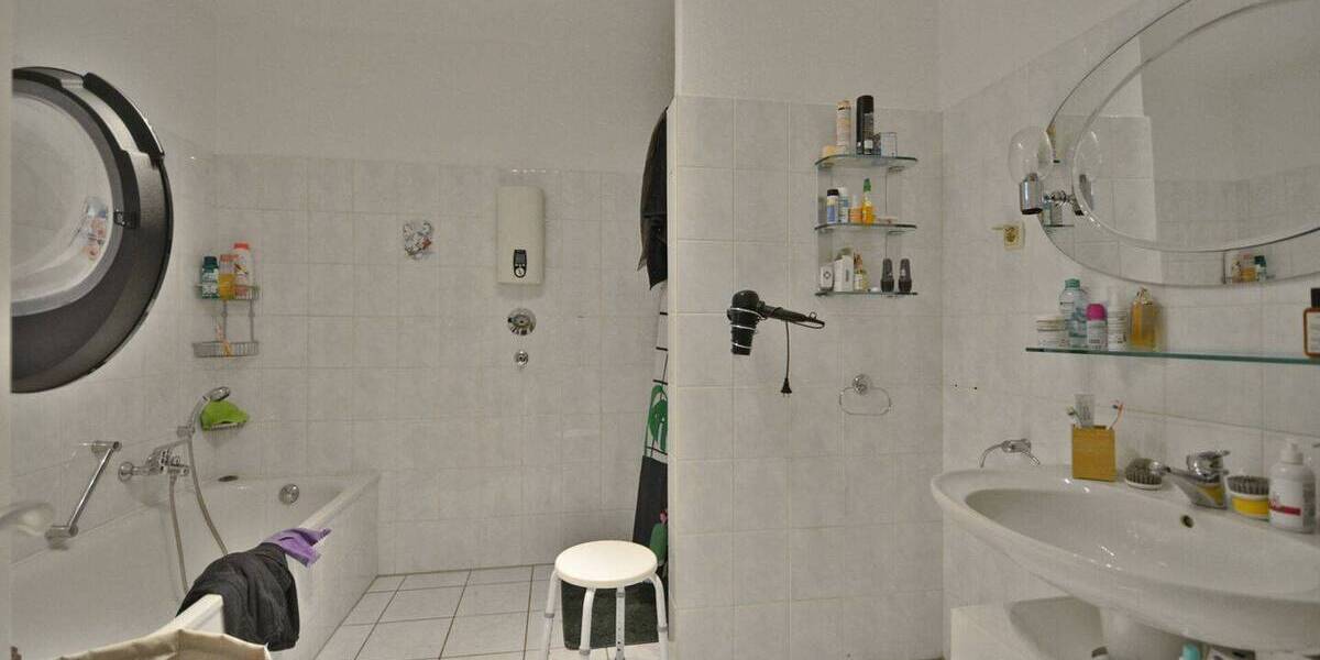 Etagenwohnung Kassel Mitte - 4 Zimmer, 134 m&sup2;, 300.000&euro; | Angebot:25938417