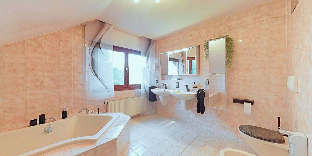 Einfamilienhaus Felsberg Gensungen - 6 Zimmer, 213 m&sup2;, 449.000&euro; | Angebot:25695915