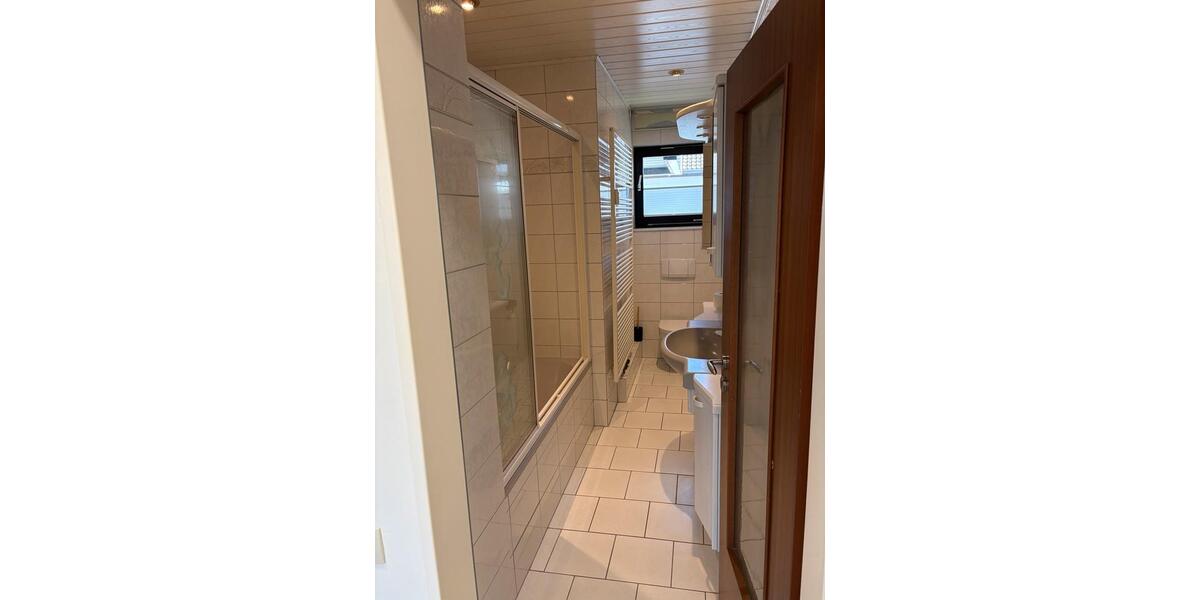 Erdgeschoßwohnung Hofgeismar - 6 Zimmer, 175 m&sup2;, 275.000&euro; | Angebot:27441303