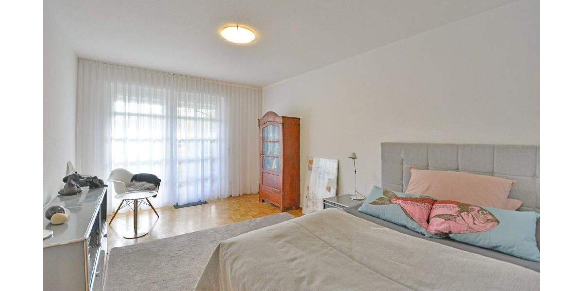 Sonnige 4-ZKB Maisonette mit Balkon, Terrasse und 2 Stellplätzen, Top-Lage am Weinberg 4 zimmer