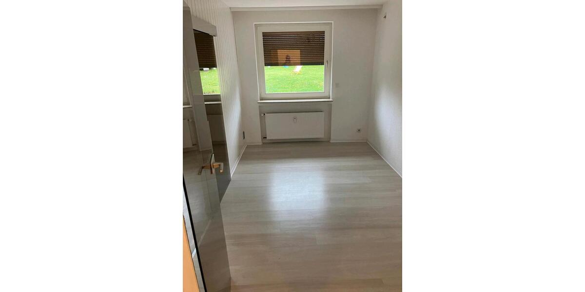 Erdgeschoßwohnung Habichtswald - 4 Zimmer, 95 m&sup2;, 880&euro; | Angebot:26581575