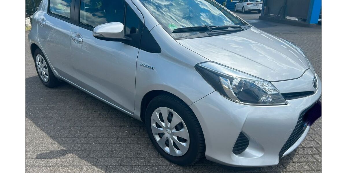 Toyota Yaris 53.000 km 9.000 &euro; Kassel 34132