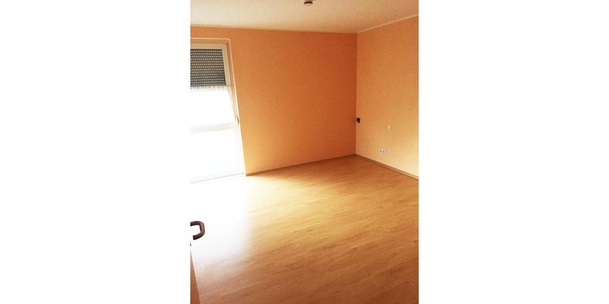 Hochparterre Kassel Bettenhausen - 4 Zimmer, 105 m&sup2;, 1.000&euro; | Angebot:24841844