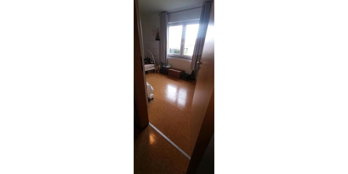 2 Familienhaus in ruhiger Hanglage 10 zimmer