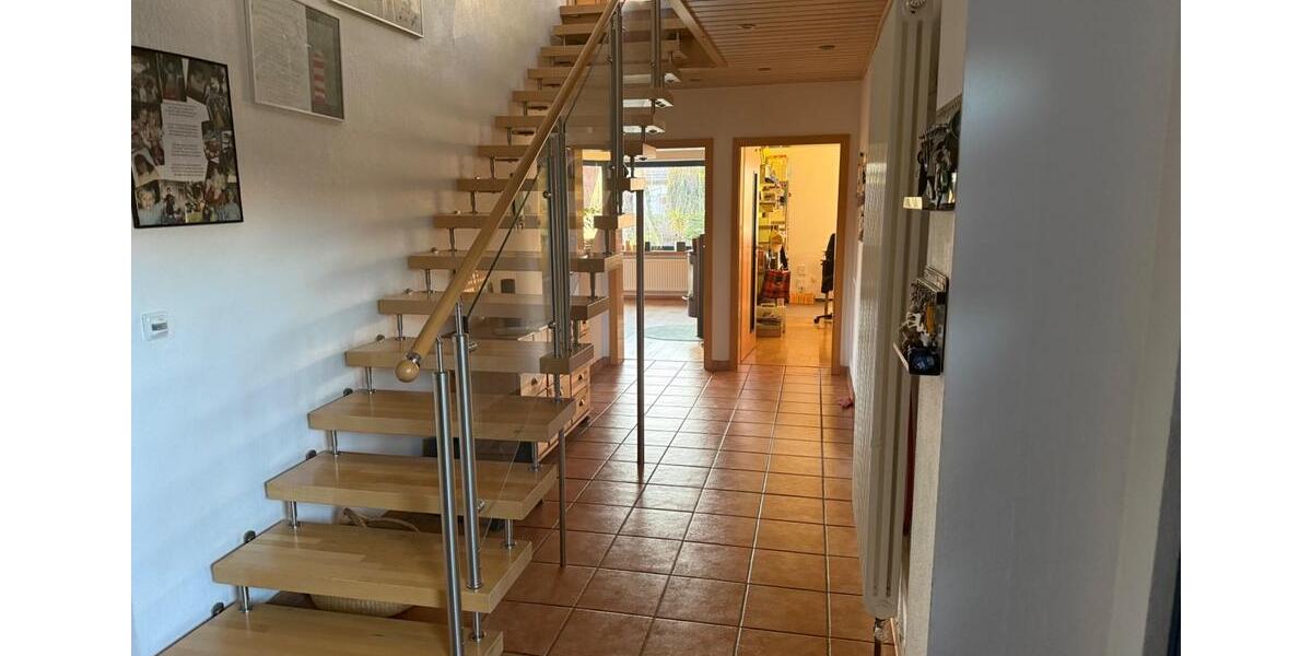 Einfamilienhaus Staufenberg - 6.5 Zimmer, 171 m&sup2;, 420.000&euro; | Angebot:26615808