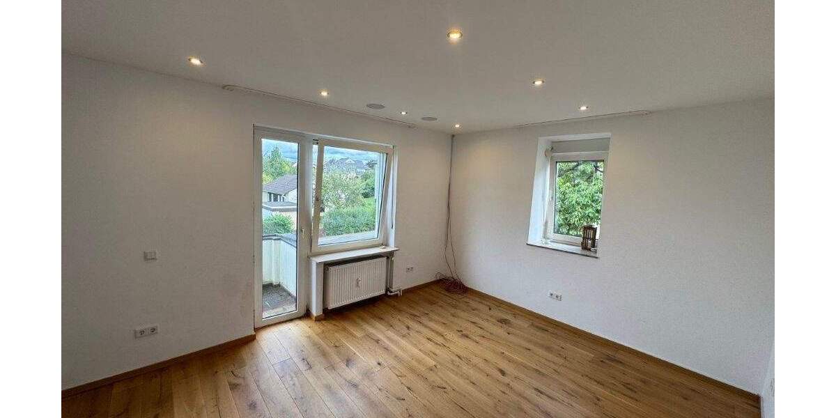  Charmantes Zweifamilienhaus in Kassel-Oberzwehren - Stadtnähe trifft Idylle 8 zimmer