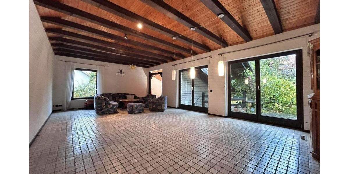 Einfamilienhaus Ahnatal Weimar - 7 Zimmer, 207 m&sup2;, 298.000&euro; | Angebot:25674218