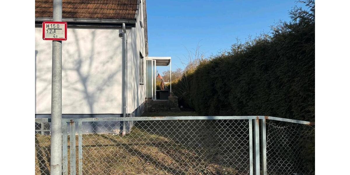 Einfamilienhaus Hofgeismar - 7 Zimmer, 145 m&sup2;, 160.000&euro; | Angebot:26797023