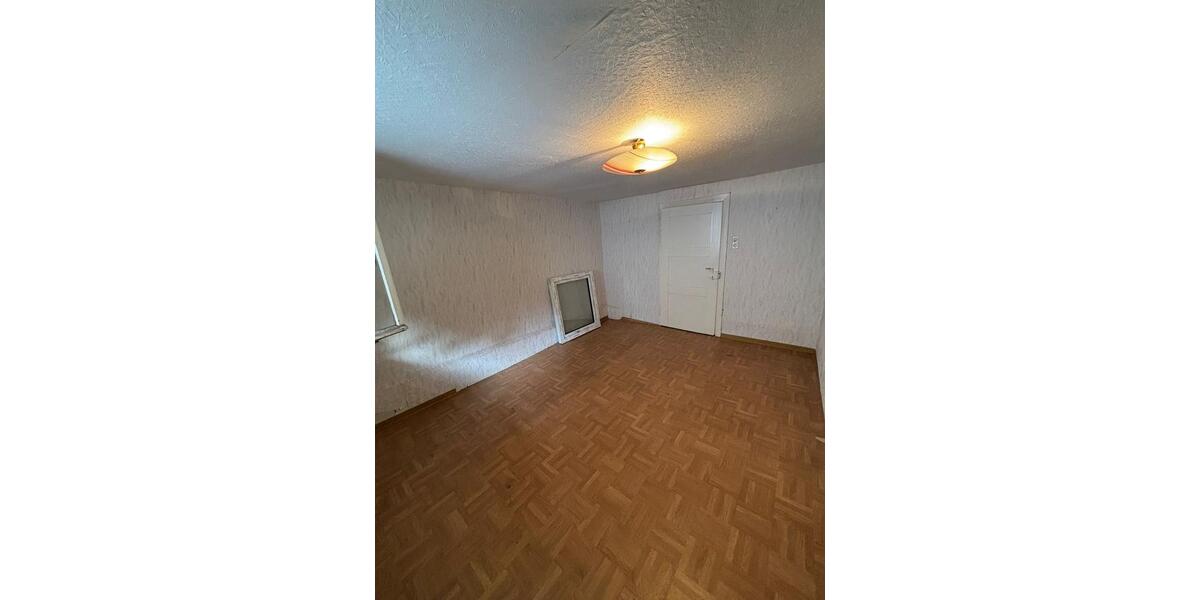 Einfamilienhaus Melsungen - 8 Zimmer, 190 m&sup2;, 109.000&euro; | Angebot:24983513