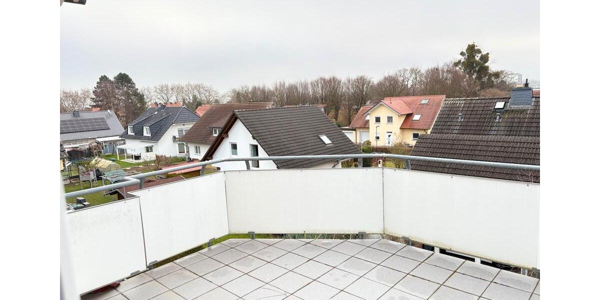 Wohnung mit Balkon, neuer Küche & Bad in Kassel-Niederzwehren 6 zimmer
