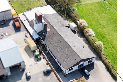 VOLL AUSGESTATTETE SCHREINEREI, Heizung, Spänebunker, evtl. weiter bebaubar! Potenzial für viele Gew - Gewerbeobjekt Zierenberg Oelshausen | Angebot:26487173
