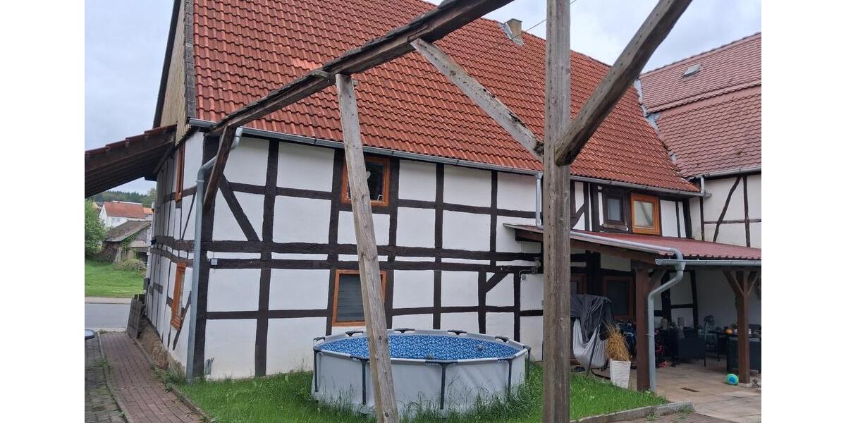 Etagenwohnung Grebenstein - 8 Zimmer, 170 m&sup2;, 1.000&euro; | Angebot:26549745