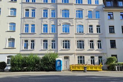 Schöne saniertes Altbau WG Zimmer in 2er und 3er WG 2.5 zimmer