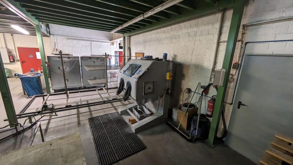 Hallen und Büroflächen am Platz der Deutschen Einheit zimmer