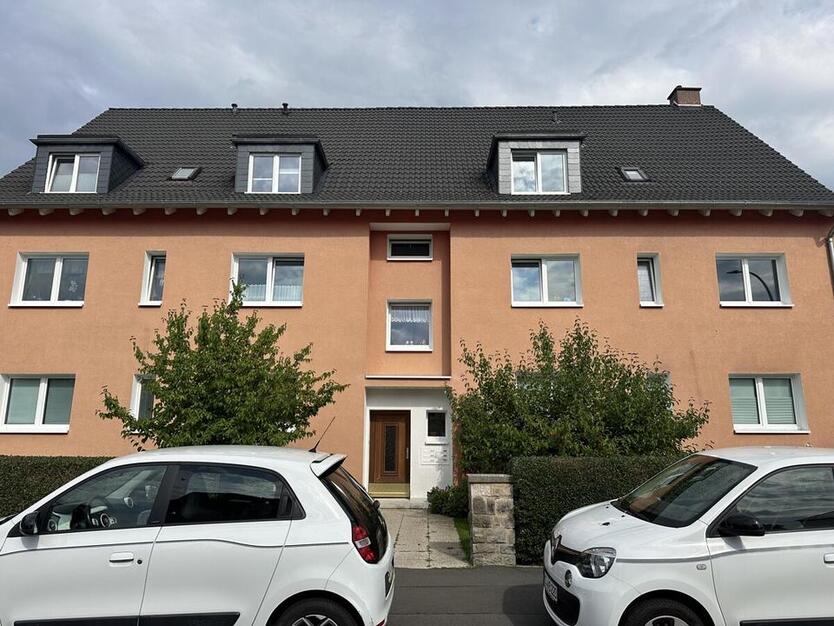 Großzügige 4-Zimmerwohnung in zentraler Lage von Harleshausen mit Weitblick!