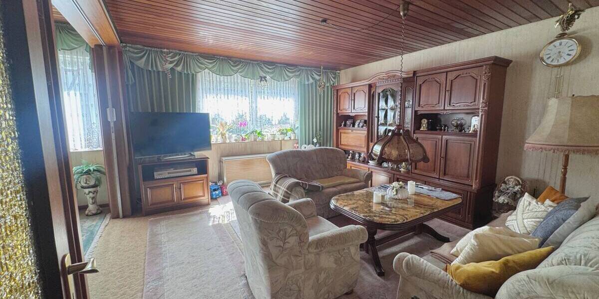 Einfamilienhaus Wolfhagen - 9 Zimmer, 210 m&sup2;, 159.000&euro; | Angebot:26657540