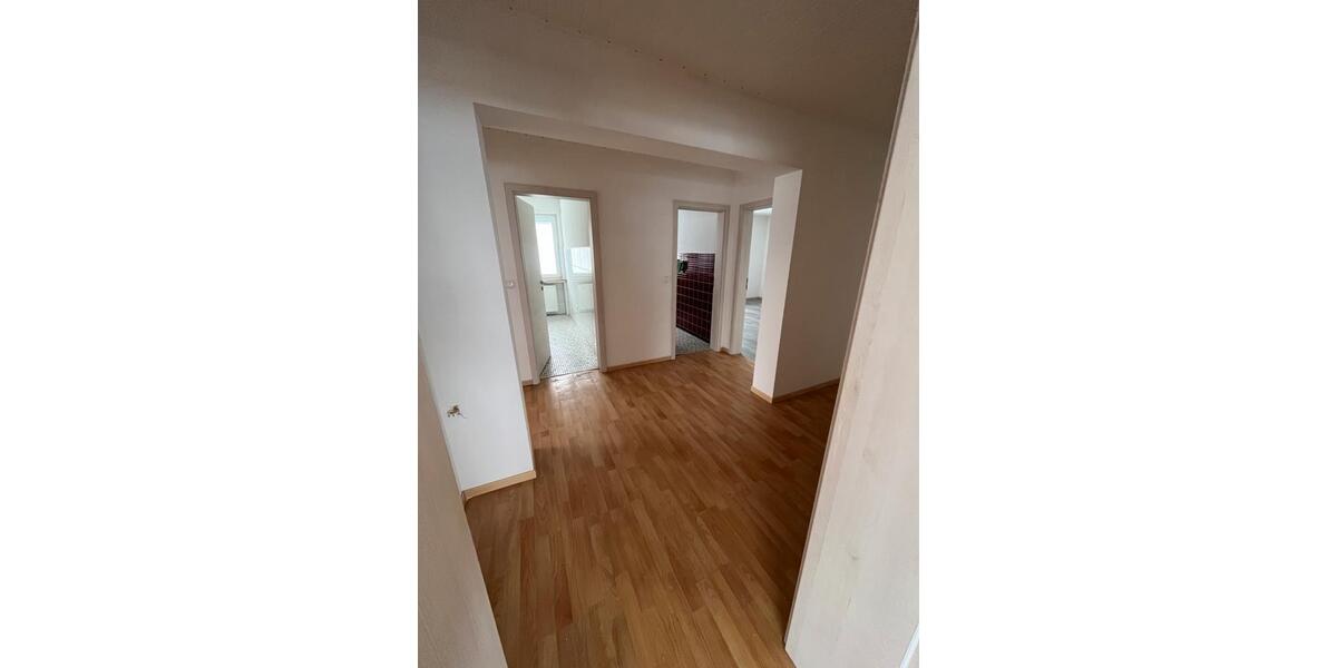 Mietwohnung (Zweifamilienhaus) 4 zimmer