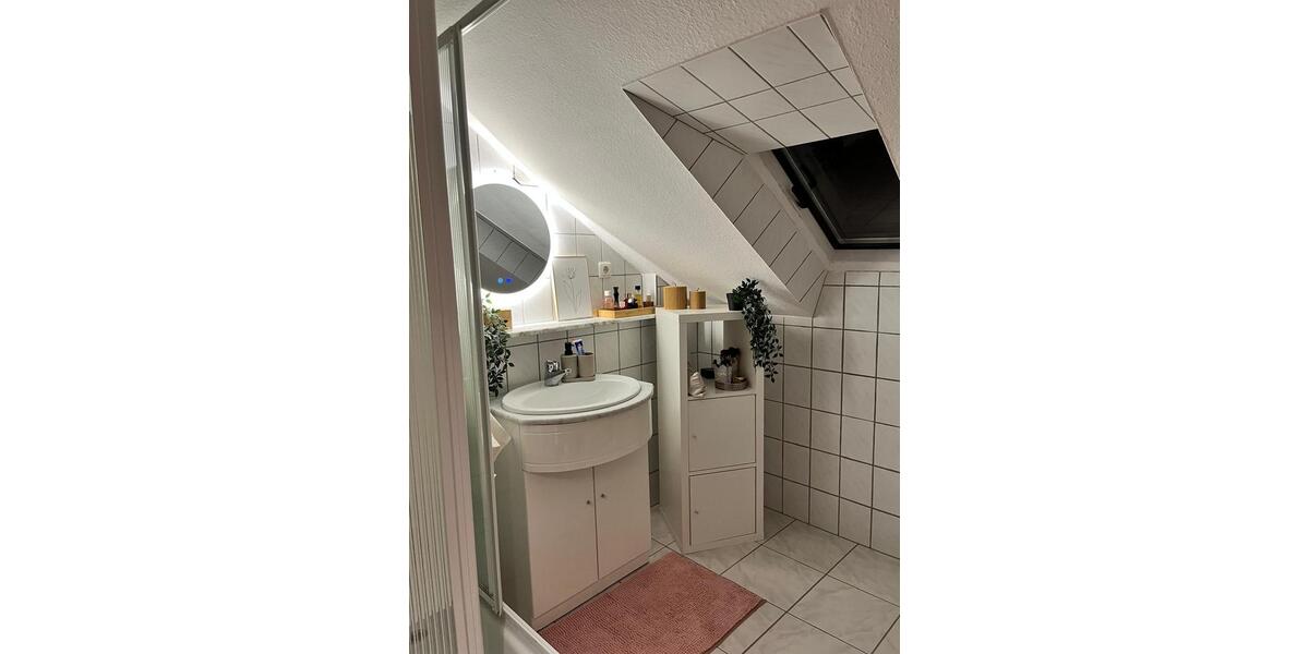 Dachgeschoßwohnung Lohfelden - 1 Zimmer, 35 m&sup2;, 420&euro; | Angebot:26197321