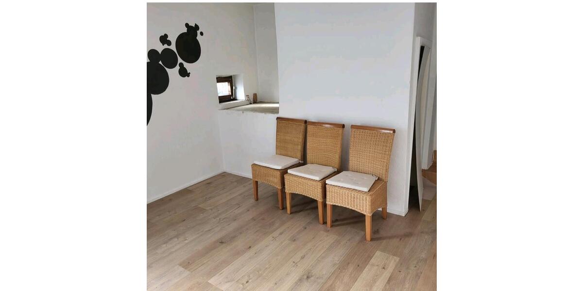 Hochparterre Lohfelden - 5 Zimmer, 100 m&sup2;, 830&euro; | Angebot:25286639