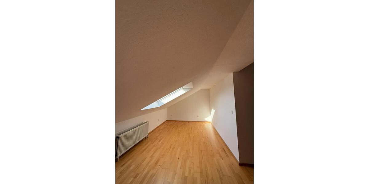 Dachgeschoßwohnung Fritzlar - 3 Zimmer, 106 m&sup2;, 1.000&euro; | Angebot:26318590