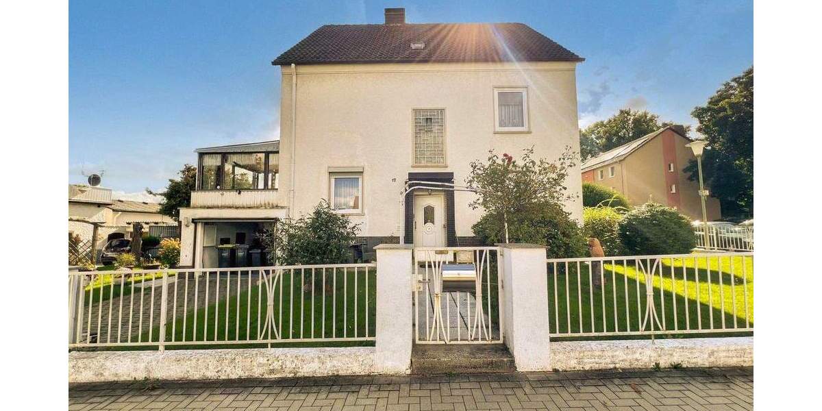 Charme der 1930er im großzügigen Mehrfamilienhaus erleben 8 zimmer