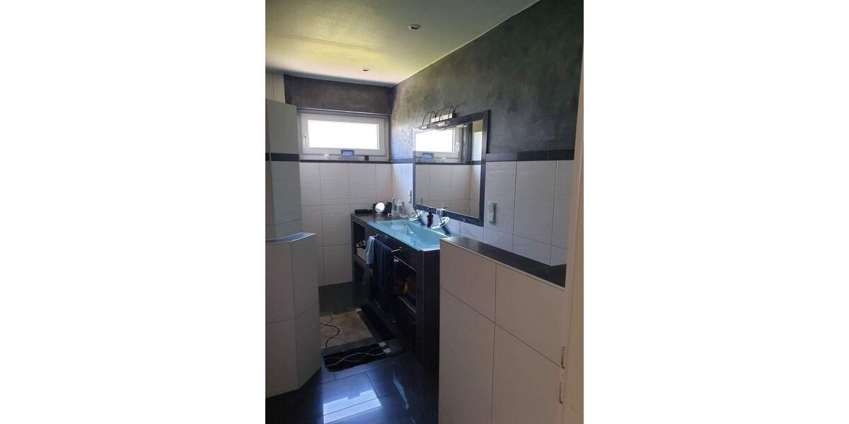 Einfamilienhaus Wolfhagen - 4 Zimmer, 120 m&sup2;, 350.000&euro; | Angebot:26015343