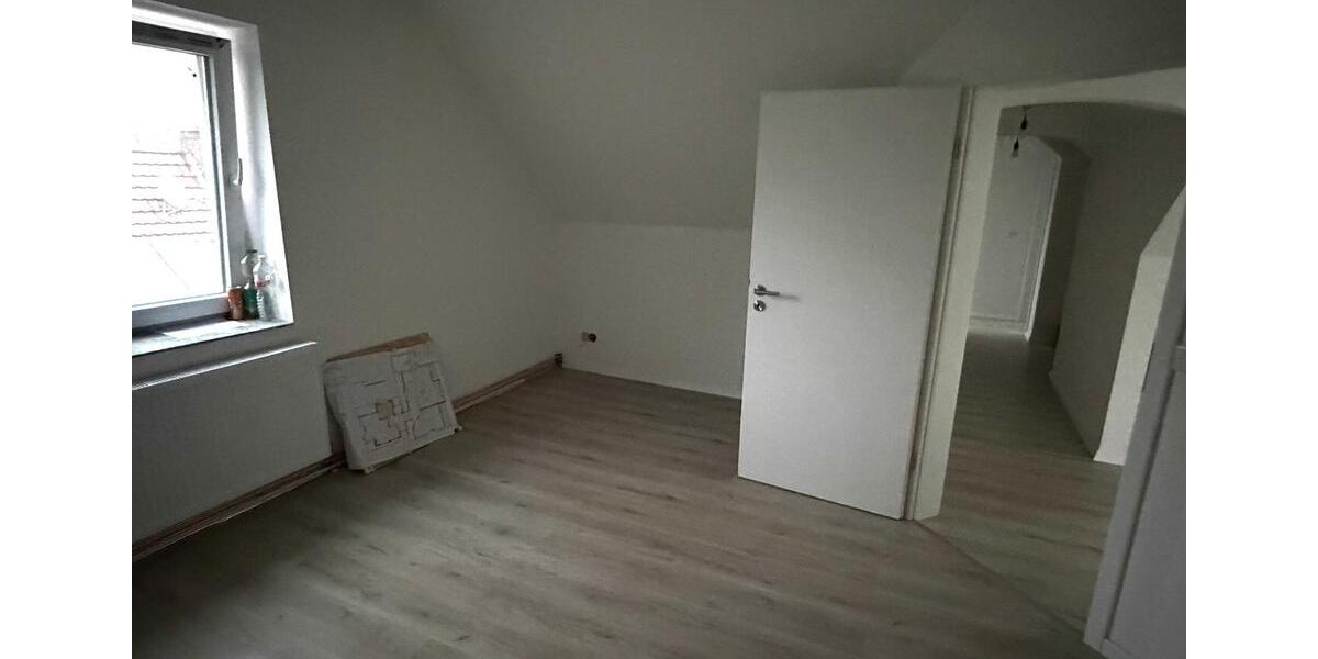 Vermiete Lohfelden - 3 Zimmer Wohnung DG Erstbezug 3 zimmer