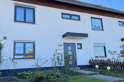 Gepflegtes Einfamilienhaus mit großer Südterrasse, Gartenhaus & Carport in Toplage von Oberkaufungen 6 zimmer
