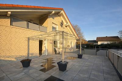 FAMILIENFREUNDLICH - RUHIG GELEGEN - MIT GARTEN - Mehrfamilienhaus, Wohnhaus Bad Emstal | Angebot:27229371