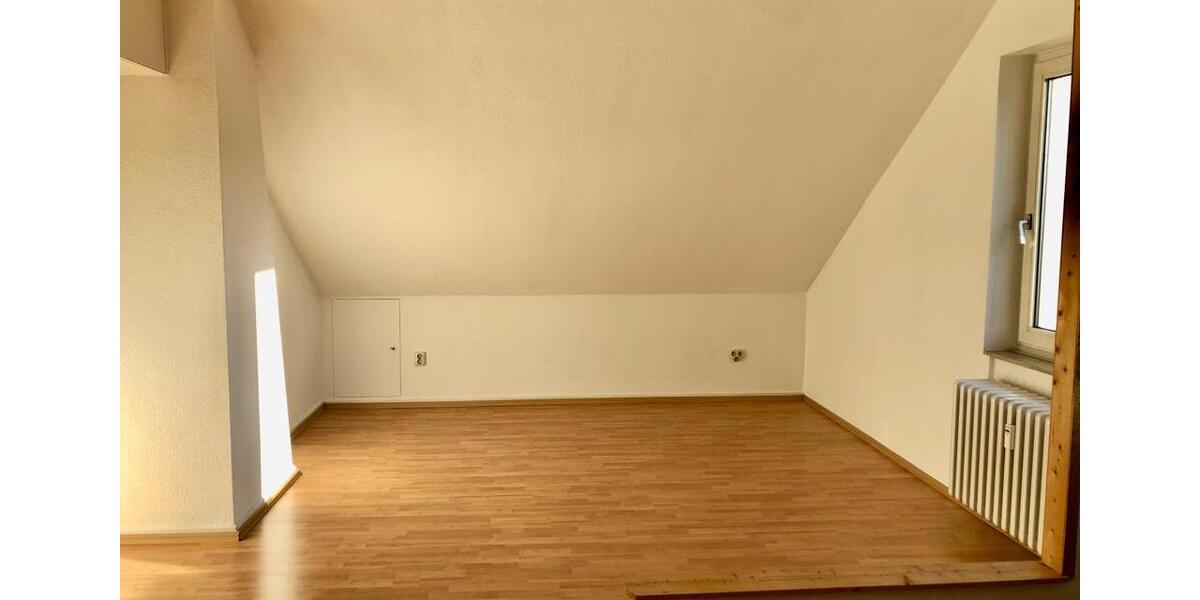 Dachgeschoßwohnung Kassel Südstadt - 2 Zimmer, 46 m&sup2;, 110.000&euro; | Angebot:26129958