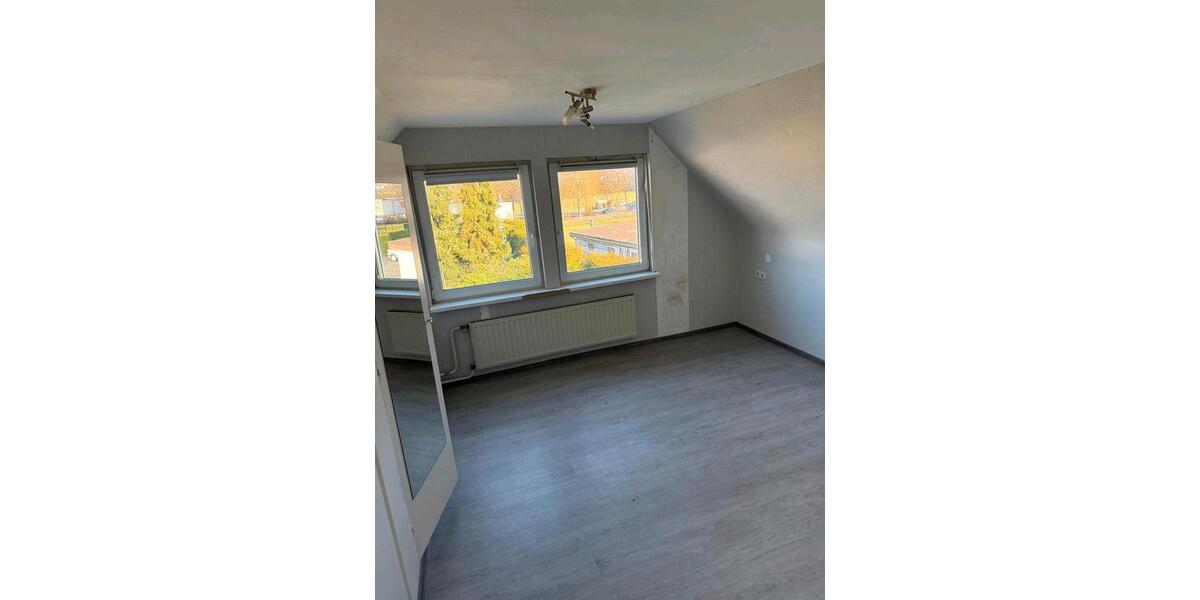 Einfamilienhaus Hofgeismar - 7 Zimmer, 145 m&sup2;, 160.000&euro; | Angebot:26797023
