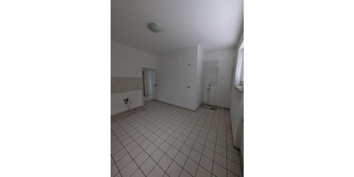 Erdgeschoßwohnung Kassel Bad Wilhelmshöhe - 3 Zimmer, 143 m&sup2;, 1.200&euro; | Angebot:24750655