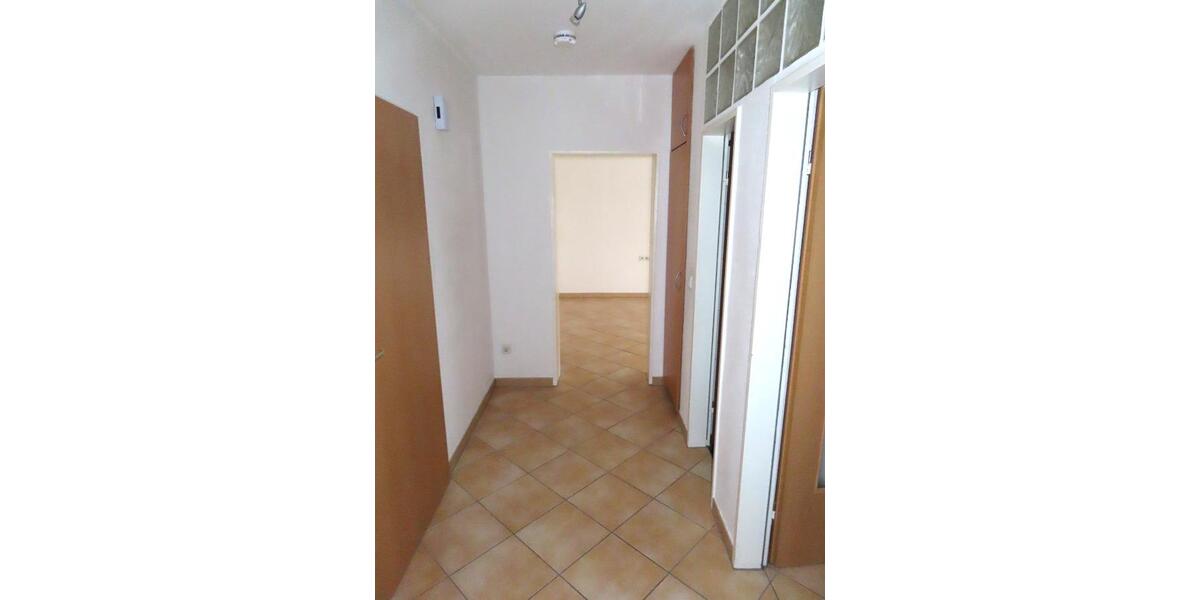 Gepflegte 2 ZKB mit kl. Wintergarten und Stellplatz in Niestetal-Sandershausen 2 zimmer